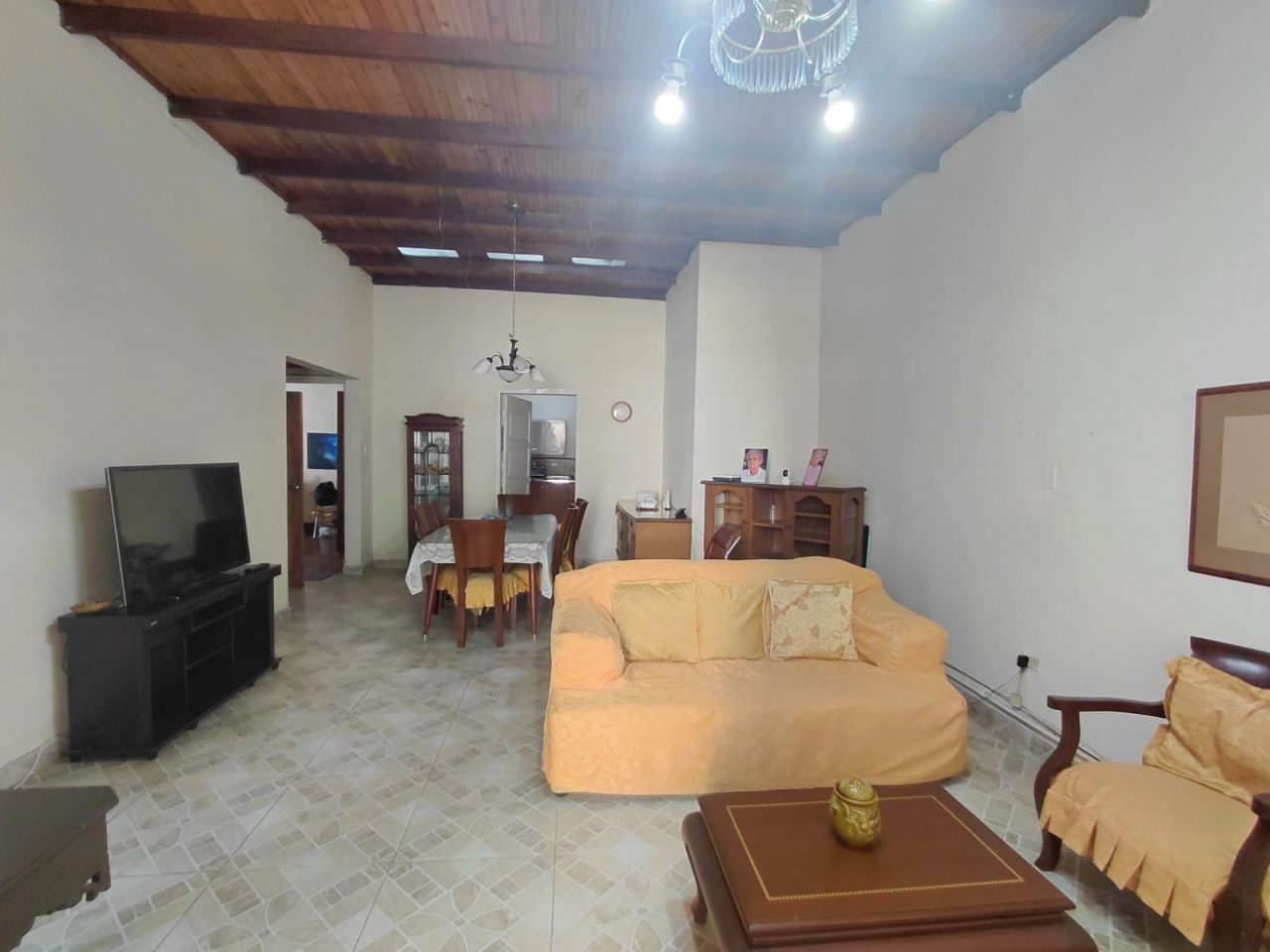 Casa en venta Valle Del Cauca Cali 3 De Julio 218 m2 Habitaciones 4 Baños 4 Garajes 2 Precio $550000000