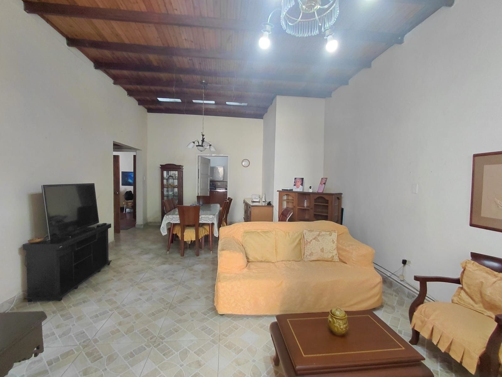 Casa en venta Valle Del Cauca Cali 3 De Julio 218 m2 Habitaciones 4 Baños 4 Garajes 2 Precio $500000000