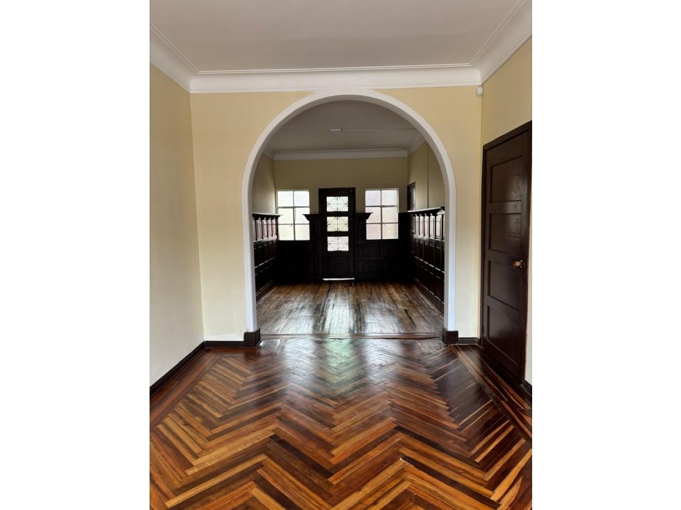 Casa en venta Cundinamarca Bogotá El Portal 330 m2 Habitaciones 6 Baños 4 Garajes 2 Precio $1600000000