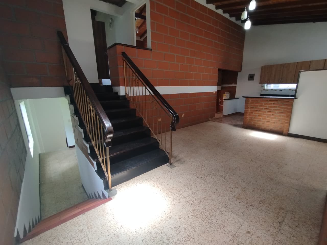 Casa en arriendo Antioquia Envigado Uribe Ángel 340 m2 Habitaciones 3 Baños 3 Garajes 1 Precio $5000000