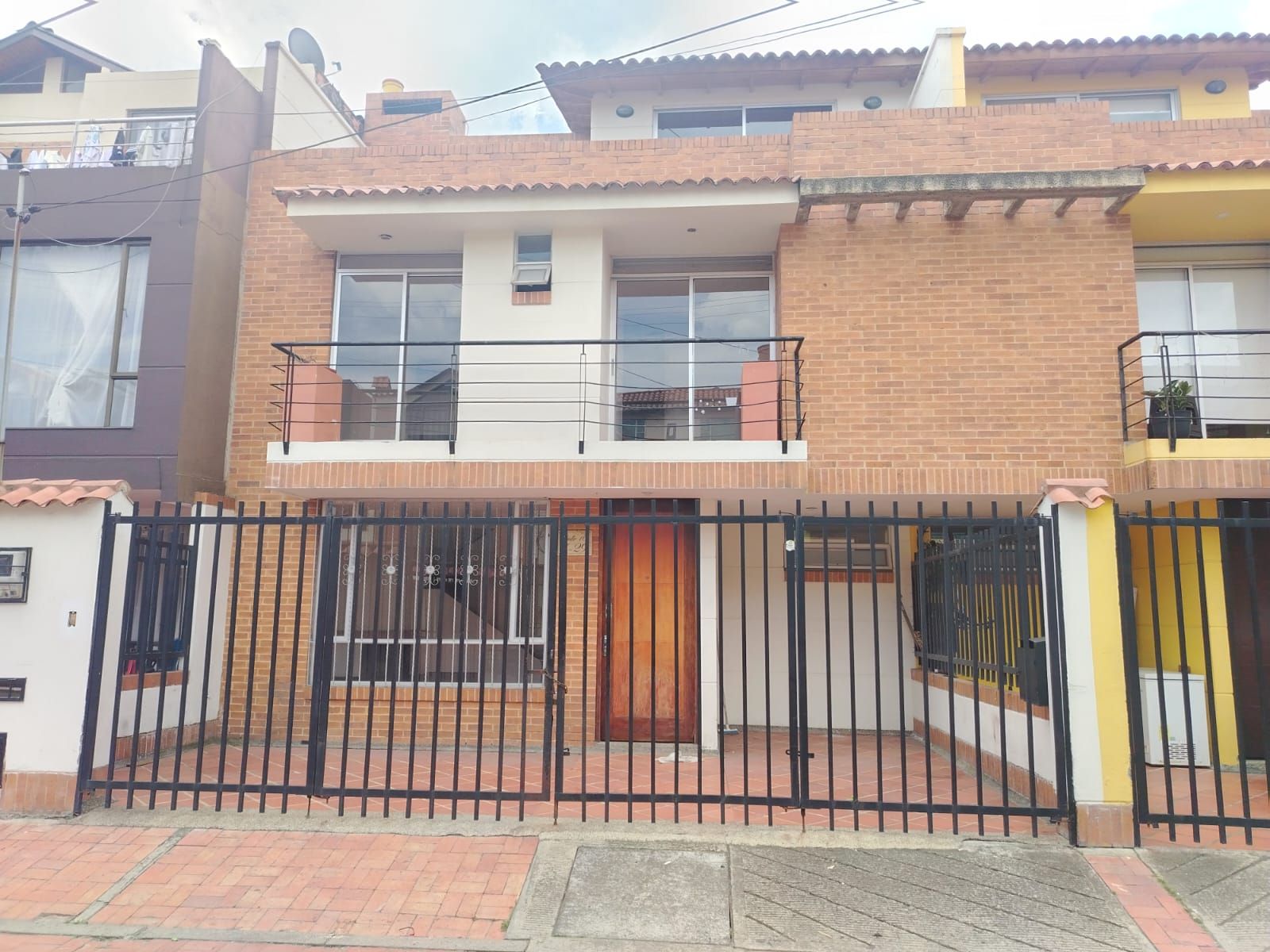 Casa en arriendo Cundinamarca Cota Cota 120 m2 Habitaciones 3 Baños 3 Garajes 1 Precio $3000000