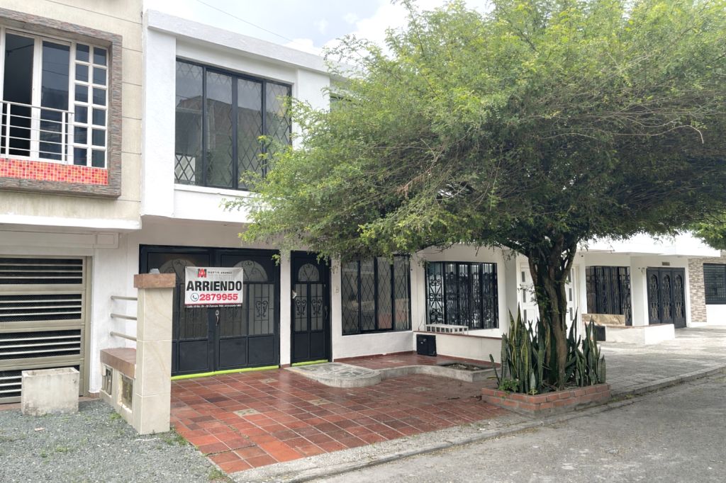 Casa en arriendo Valle Del Cauca Palmira Las Americas 100 m2 Habitaciones 4 Baños 4 Garajes 1 Precio $1700000