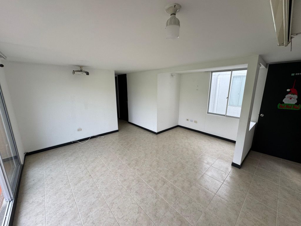 Apartamento en arriendo Risaralda Pereira Cr Bosques De Cantabria 70 m2 Habitaciones 3 Baños 2 Garajes 1 Precio $1700000