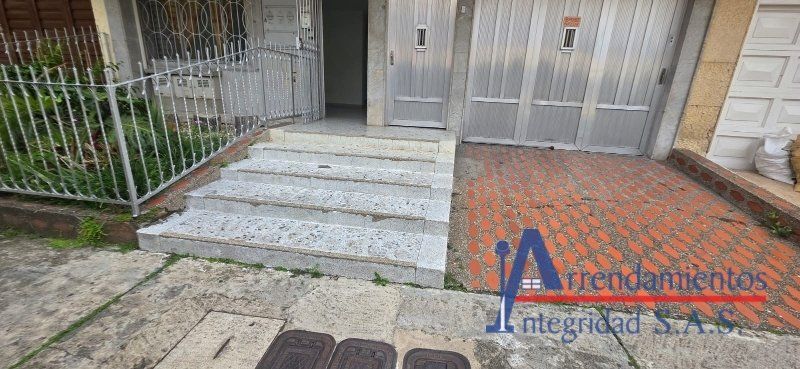 Casa en arriendo Antioquia Medellín San Bernardo 225 m2 Habitaciones 4 Baños 4 Garajes 2 Precio $5500000