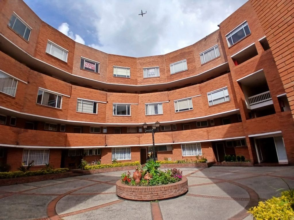 Apartamento en arriendo Cundinamarca Bogotá La Esmeralda 105 m2 Habitaciones 3 Baños 2 Garajes 1 Precio $3550000