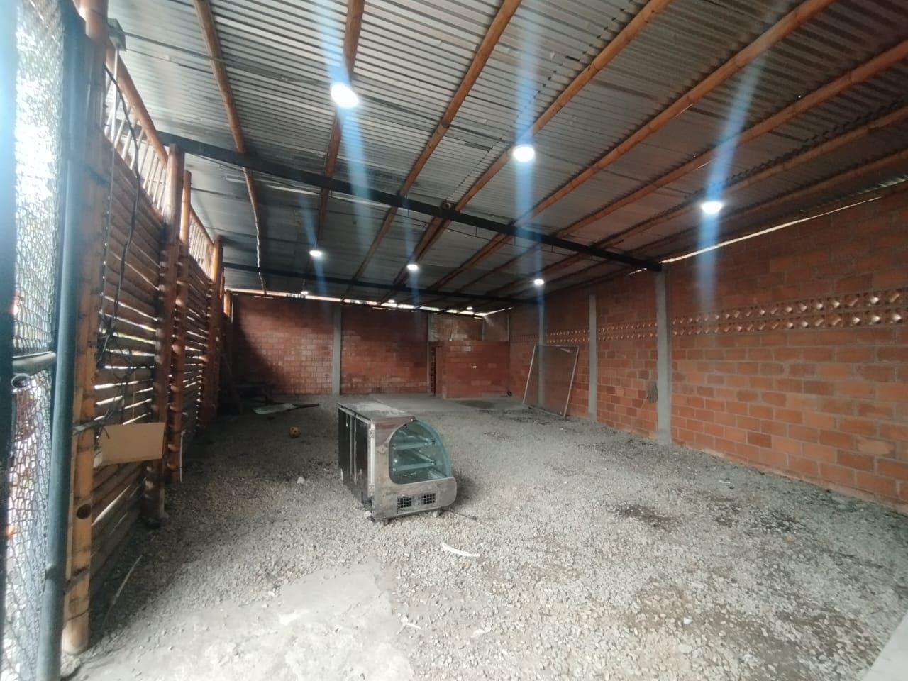 Local en arriendo Antioquia Bello El Trapiche 198 m2 Habitaciones 0 Baños 2 Garajes 0 Precio $4200000