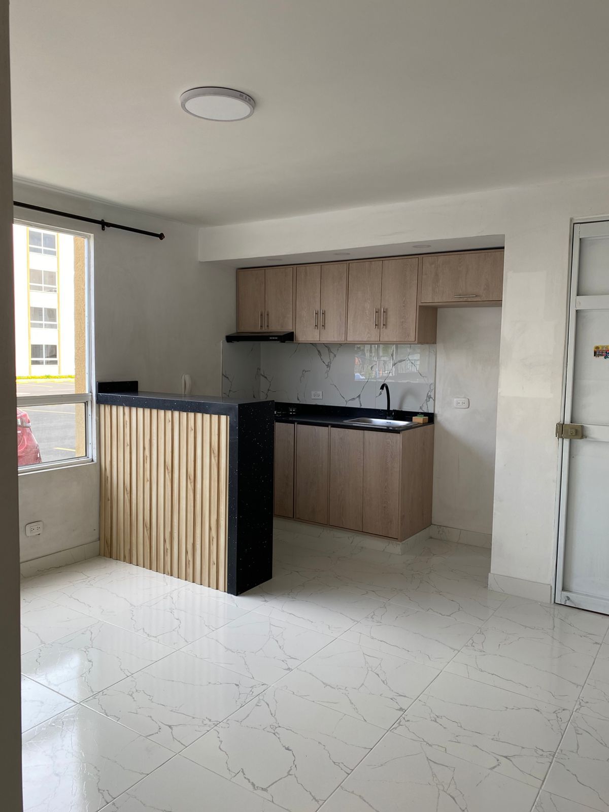 Apartamento en arriendo Valle Del Cauca Cali Alferez Real 40 m2 Habitaciones 2 Baños 1 Garajes 1 Precio $900000