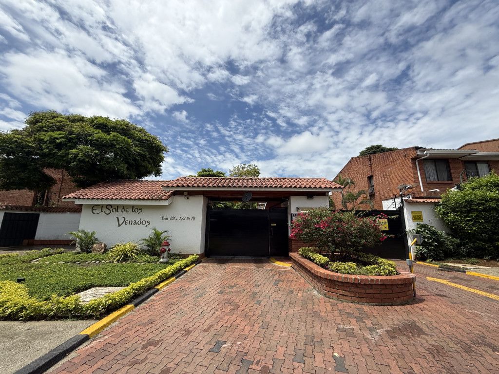 Casa en arriendo Valle Del Cauca Cali Ciudadela Campestre 130 m2 Habitaciones 3 Baños 3 Garajes 2 Precio $3120000