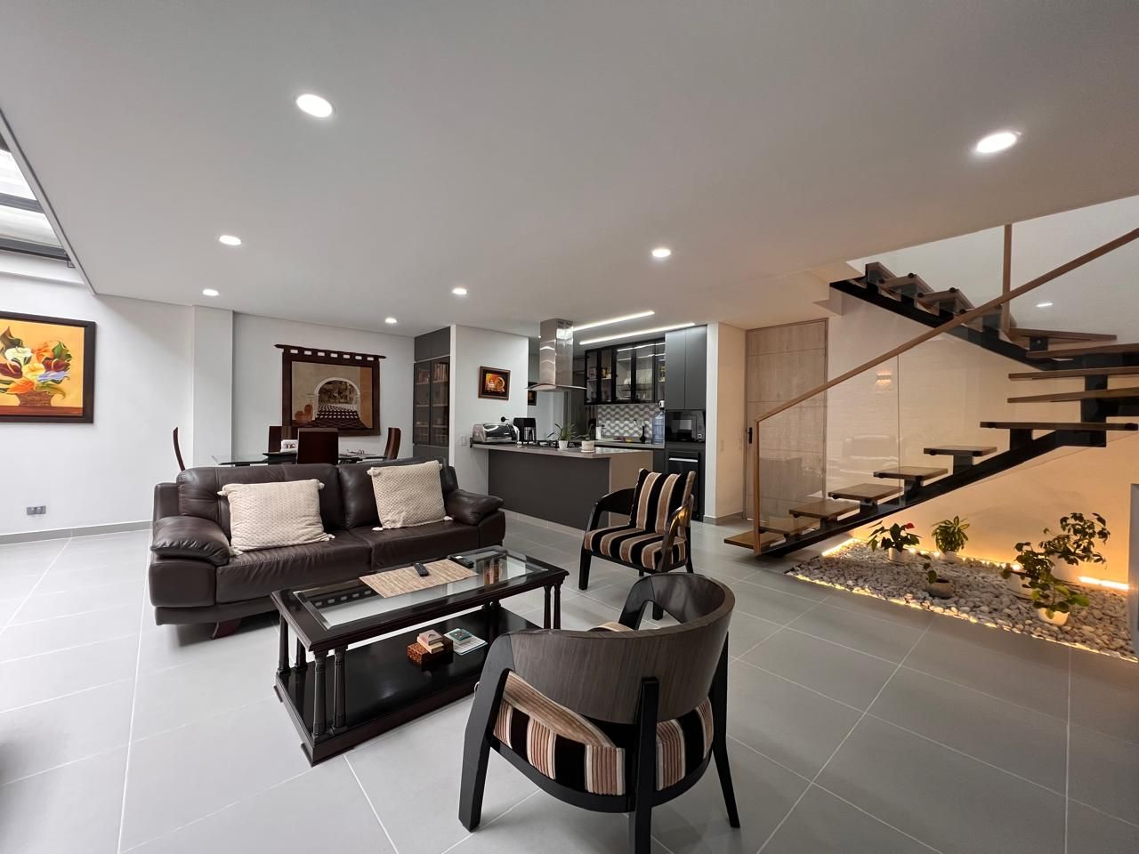 Casa en venta Antioquia Rionegro Gualanday 172 m2 Habitaciones 3 Baños 4 Garajes 2 Precio $1150000000