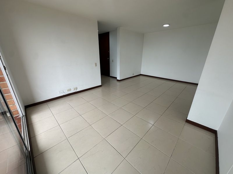 Apartamento en arriendo Antioquia Medellín Urbanizacion Villa Jardin I Etapa 75 m2 Habitaciones 3 Baños 2 Garajes 1 Precio $4100000