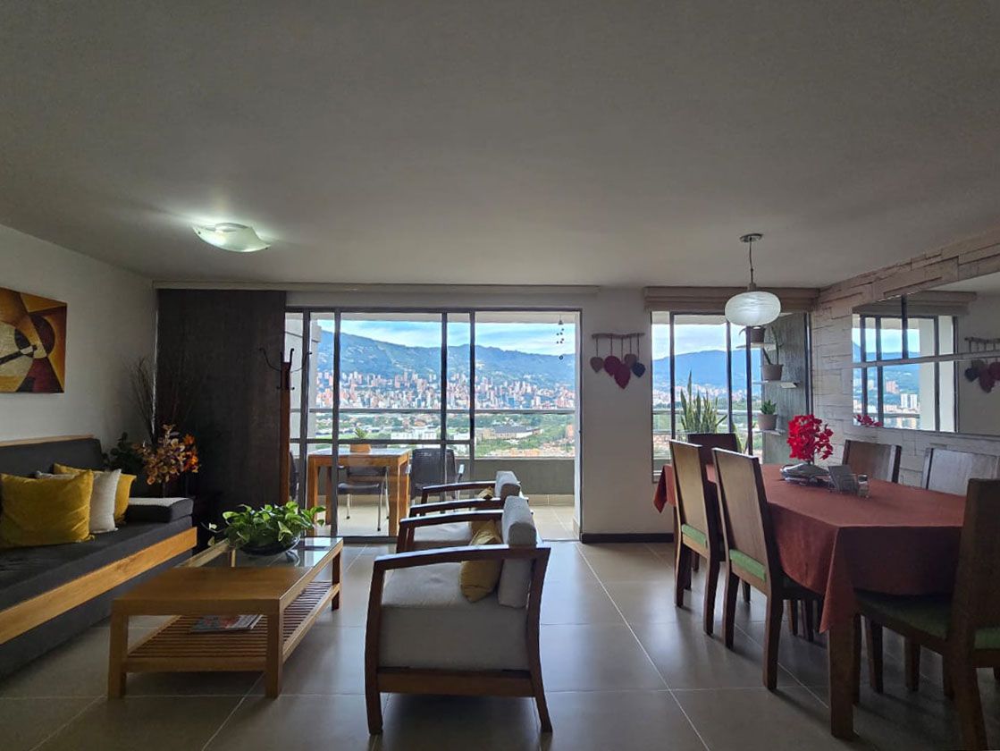 Apartamento en arriendo Antioquia Medellín Loma De Los Bernal 120 m2 Habitaciones 3 Baños 4 Garajes 0 Precio $6800000