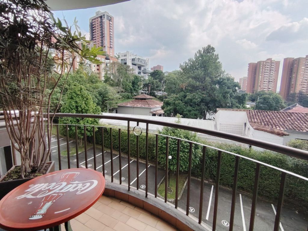 Apartamento en arriendo Antioquia Medellín Los Naranjos 135 m2 Habitaciones 3 Baños 3 Garajes 2 Precio $6000000