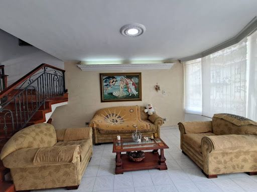 Casa en arriendo Antioquia Medellín Los Colores 320 m2 Habitaciones 3 Baños 3 Garajes 2 Precio $9000000