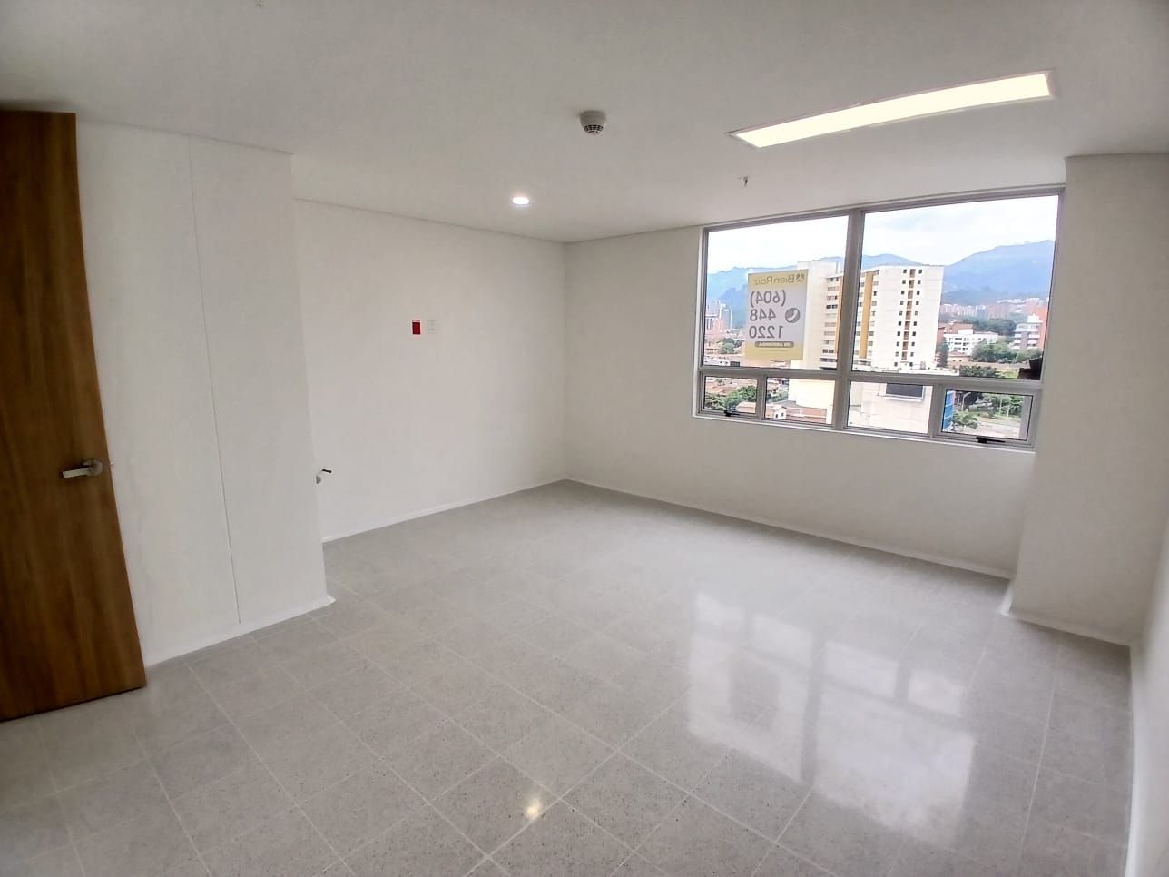 Consultorio en arriendo Antioquia Medellín Los Pinos 40 m2 Habitaciones 0 Baños 1 Garajes 1 Precio $4600000
