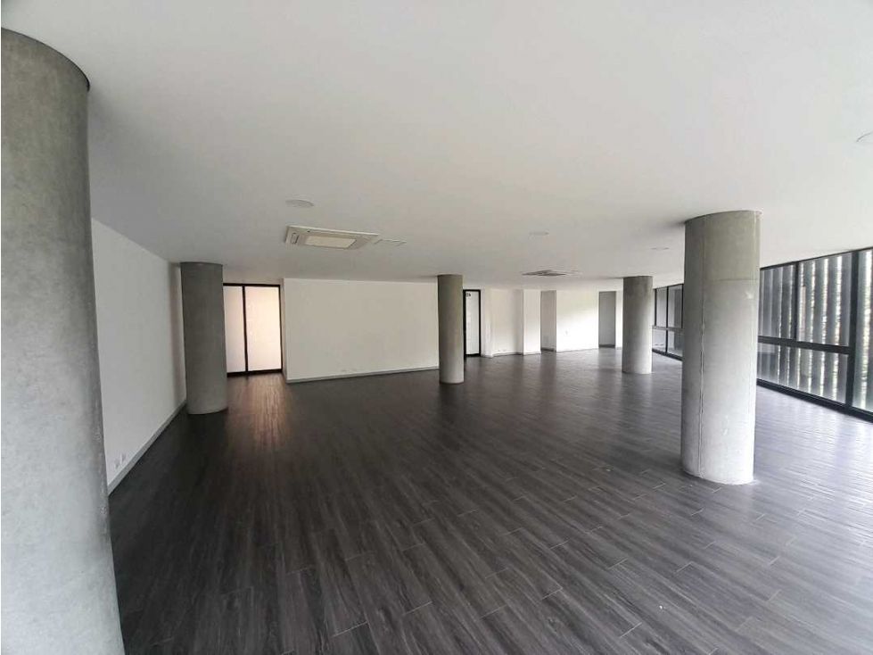 Oficina en arriendo Antioquia Medellín El Poblado 172 m2 Habitaciones 0 Baños 2 Garajes 4 Precio $15800000