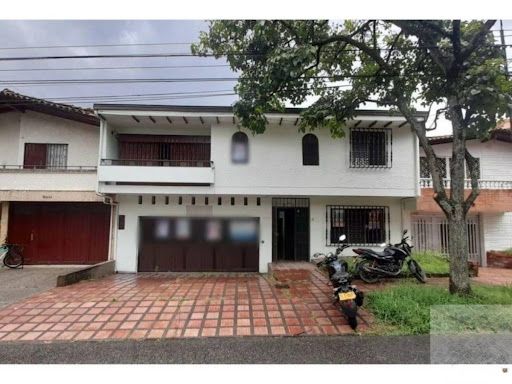 Casa en arriendo Antioquia Medellín Belen 330 m2 Habitaciones 6 Baños 5 Garajes 1 Precio $9000000