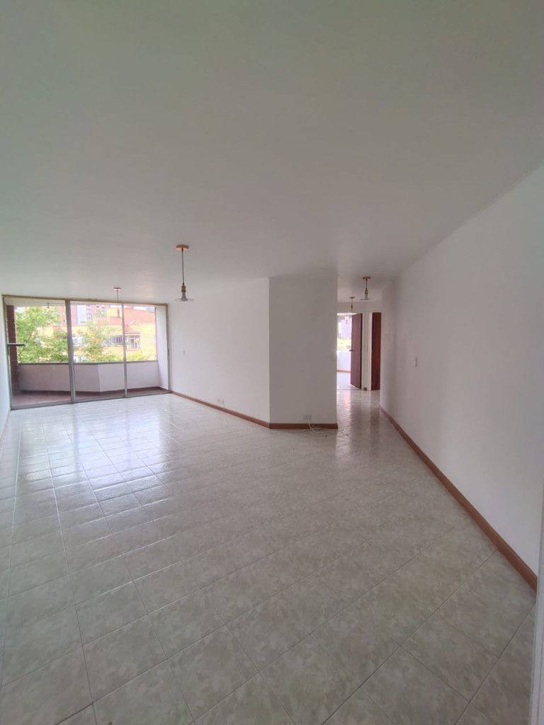 Apartamento en arriendo Antioquia Envigado Zúñiga 125 m2 Habitaciones 3 Baños 3 Garajes 1 Precio $4400000