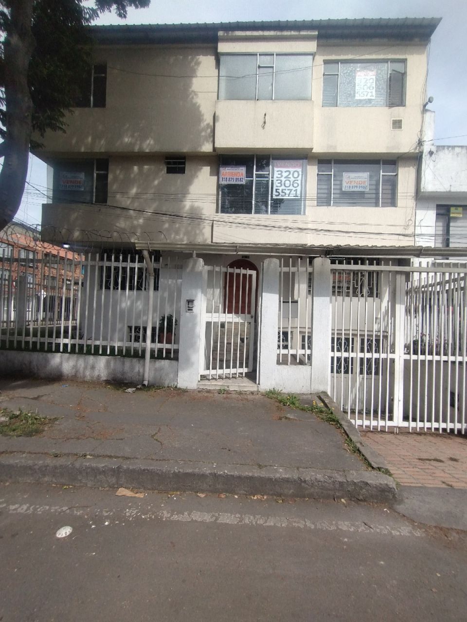 Casa en arriendo Cundinamarca Bogotá Cedro Bolívar 100 m2 Habitaciones 8 Baños 4 Garajes 0 Precio $5500000