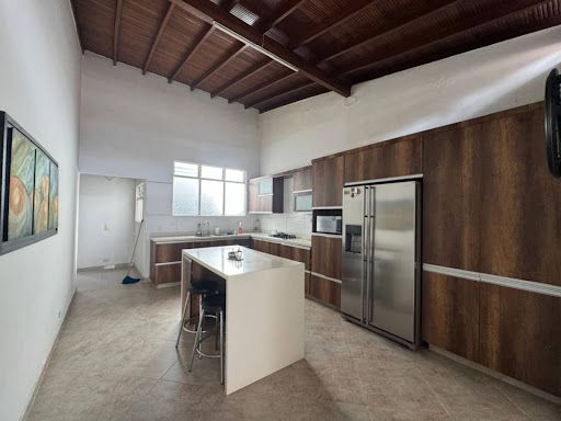 Casa en venta Antioquia Medellín La Castellana 305 m2 Habitaciones 11 Baños 7 Garajes 1 Precio $2200000000