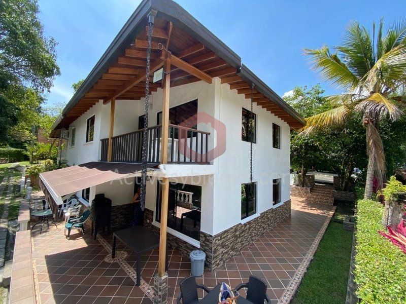 Finca en arriendo o venta Antioquia San Jerónimo San Jerónimo 215 m2 Habitaciones 5 Baños 2 Garajes 2 Precio venta $700000000 Precio arriendo $4550000