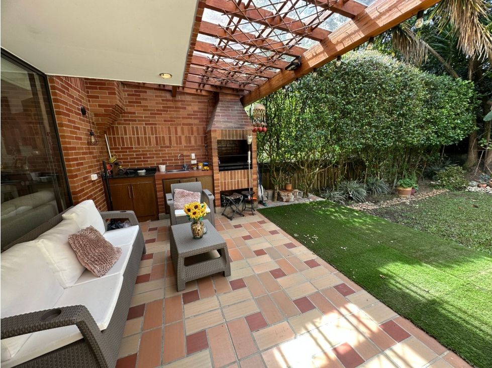 Casa en venta Antioquia Medellín La Avanzada 275 m2 Habitaciones 4 Baños 5 Garajes 6 Precio $1650000000