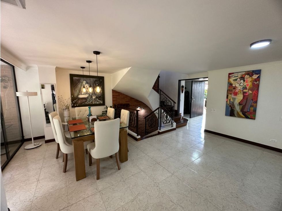 Casa en venta Antioquia Medellín La Avanzada 275 m2 Habitaciones 4 Baños 5 Garajes 6 Precio $1650000000