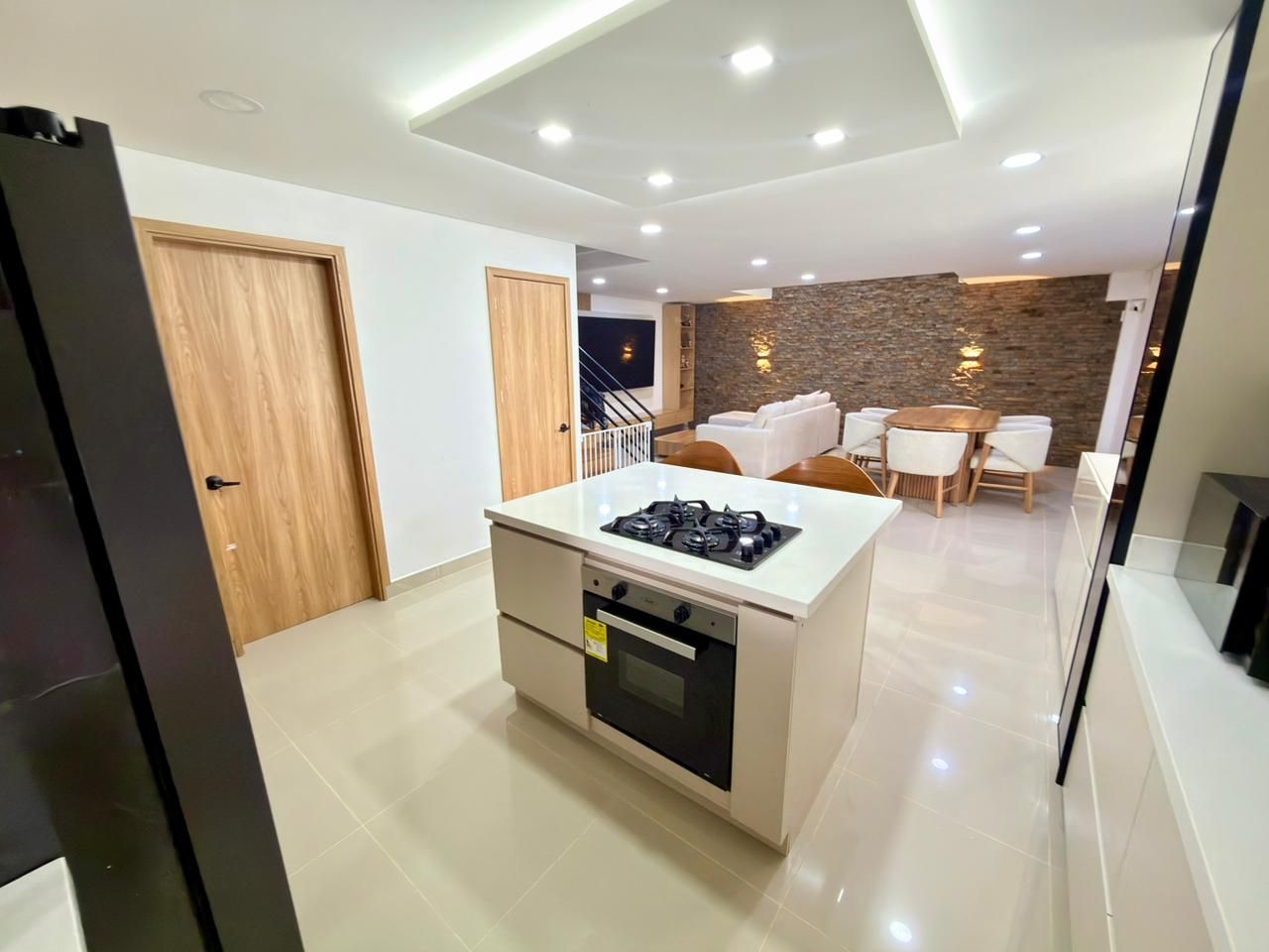 Casa en arriendo Antioquia Rionegro Ub Lotus Et I 250 m2 Habitaciones 4 Baños 5 Garajes 2 Precio $12000000