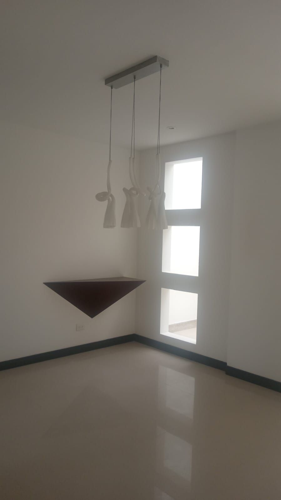 Casa en arriendo o venta Risaralda Pereira La Julita 246 m2 Habitaciones 4 Baños 4 Garajes 2 Precio venta $980000000 Precio arriendo $5000000