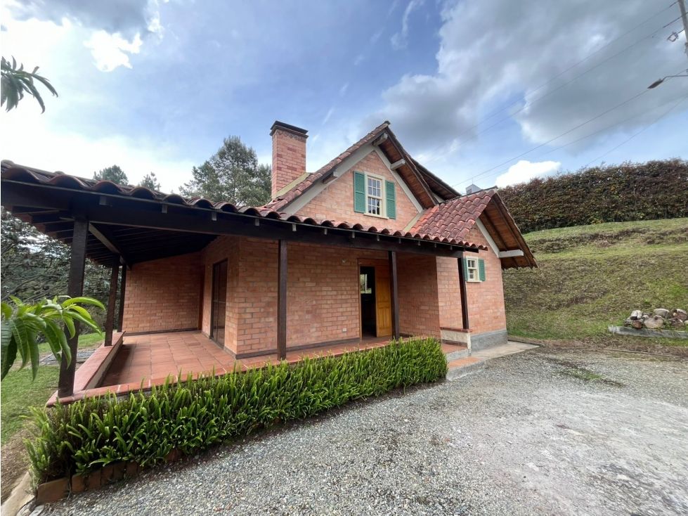 Casa Campestre en arriendo Antioquia Envigado Envigado 3200 m2 Habitaciones 4 Baños 3 Garajes 2 Precio $5600000