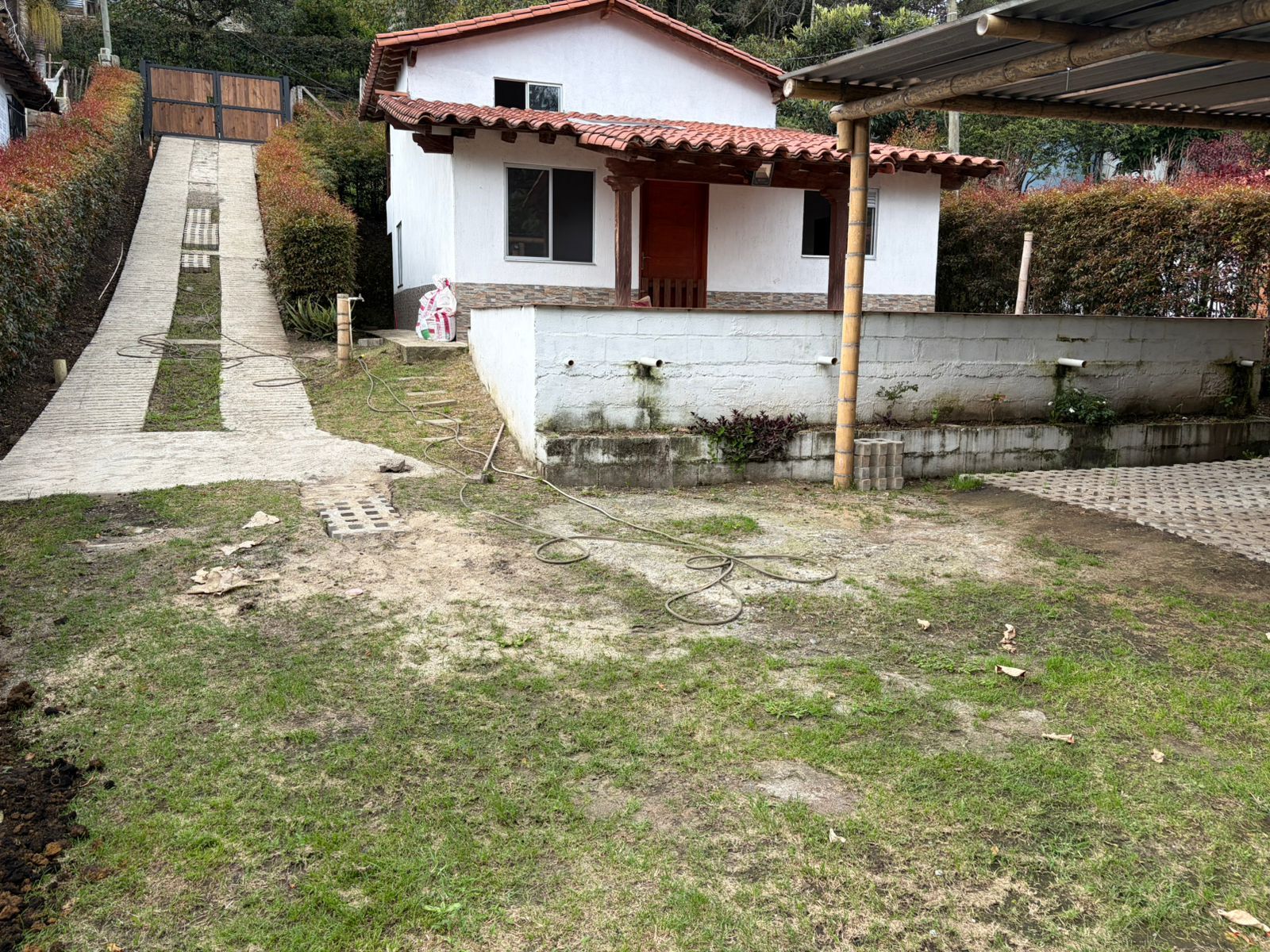 Finca en arriendo Antioquia El Carmen De Viboral Ub Villas De La Paz 120 m2 Habitaciones 3 Baños 2 Garajes 1 Precio $2500000