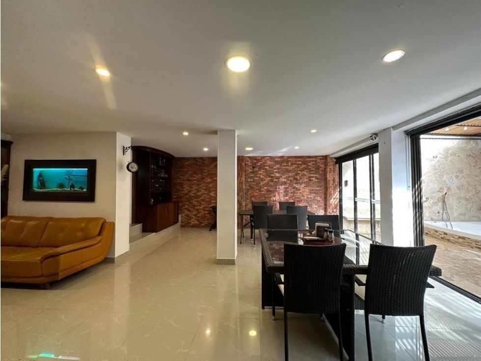Casa en arriendo Antioquia Medellín Las Lomas No1 425 m2 Habitaciones 4 Baños 7 Garajes 3 Precio $18500000