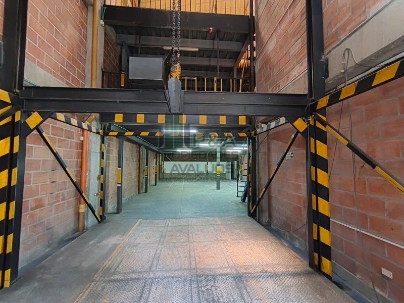 Bodega en arriendo Antioquia Medellín Campo Amor 900 m2 Habitaciones 0 Baños 4 Garajes 0 Precio $24000000
