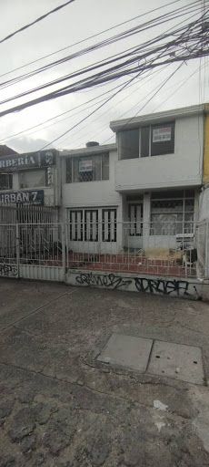 Casa en arriendo Cundinamarca Bogotá Normandía 270 m2 Habitaciones 4 Baños 4 Garajes 2 Precio $8000000