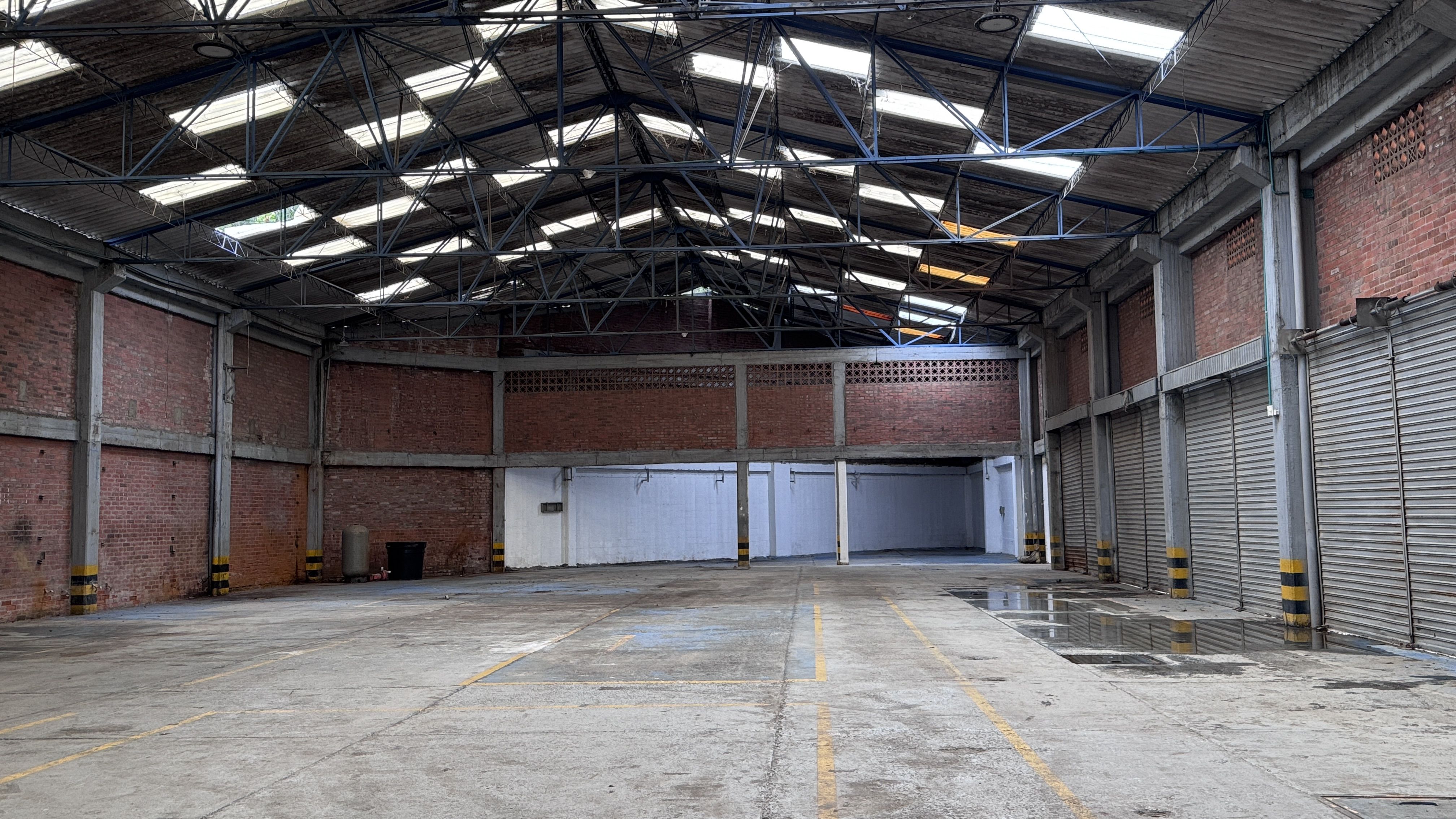 Bodega en arriendo Valle Del Cauca Yumbo Zona Industrial 1500 m2 Habitaciones 0 Baños 4 Garajes 6 Precio $25000000