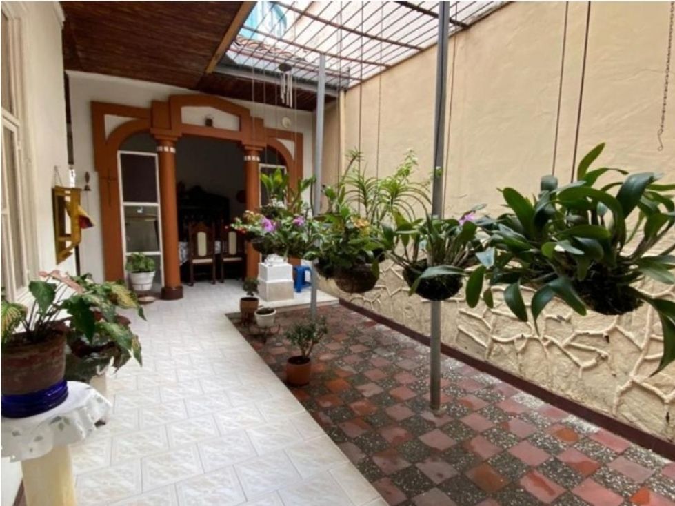 Apartamento en venta Antioquia Medellín San Pedro 330 m2 Habitaciones 8 Baños 3 Garajes 0 Precio $800000000