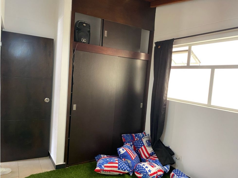 Apartamento en venta Antioquia Medellín Berlin 200 m2 Habitaciones 3 Baños 2 Garajes 0 Precio $550000000