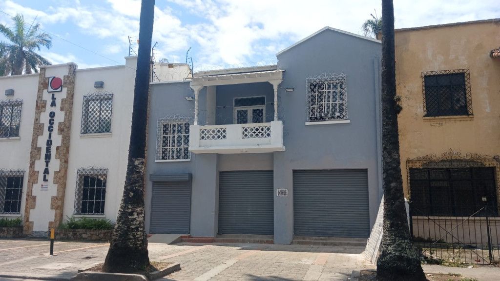Local en arriendo Valle Del Cauca Cali Versalles 348 m2 Habitaciones 0 Baños 3 Garajes 3 Precio $9000000