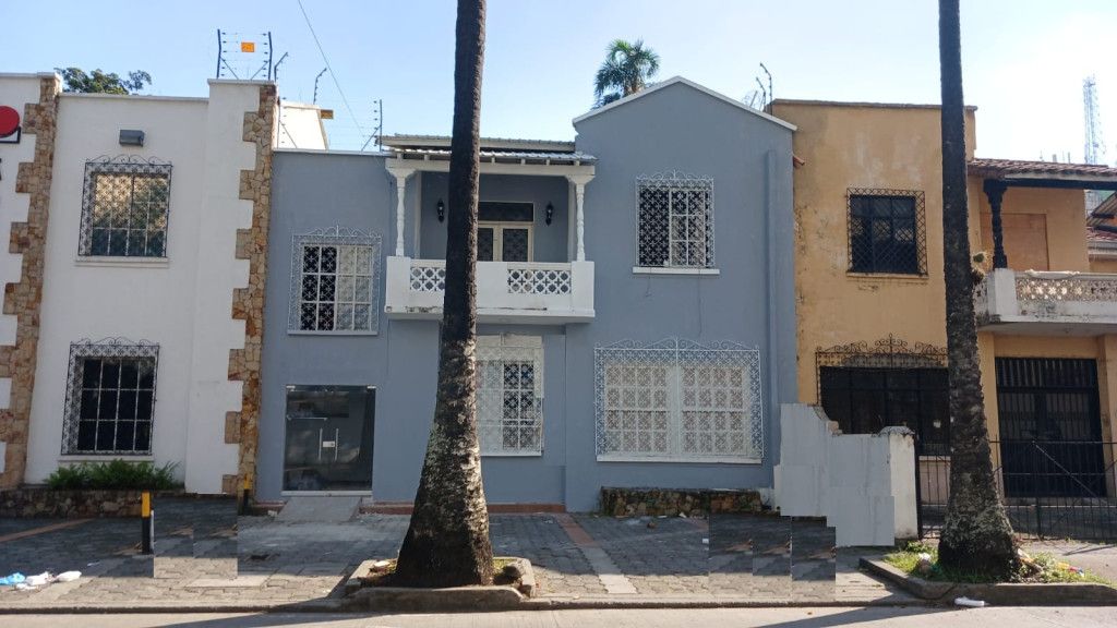Local en arriendo Valle Del Cauca Cali Versalles 348 m2 Habitaciones 0 Baños 3 Garajes 3 Precio $9000000