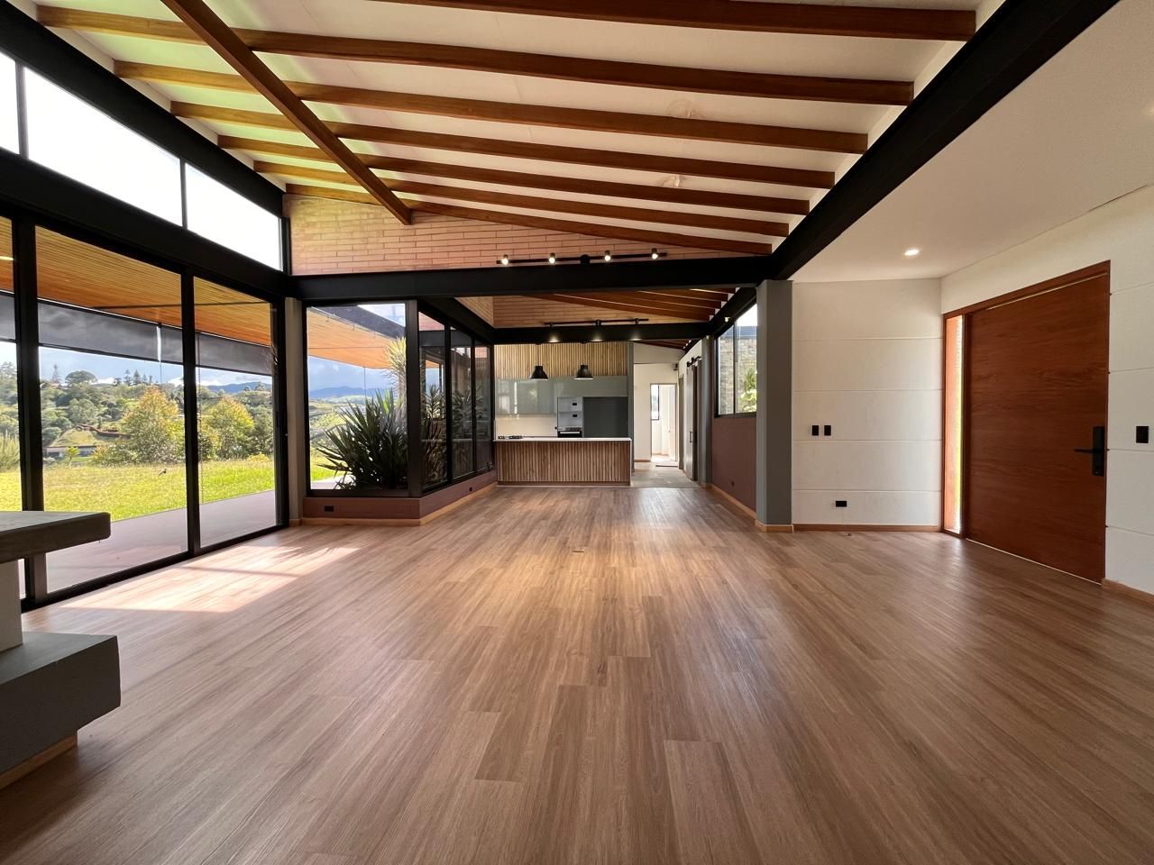 Casa en arriendo o venta Antioquia El Retiro Cn El Campo 384 m2 Habitaciones 3 Baños 4 Garajes 4 Precio venta $3020000000 Precio arriendo $15500000
