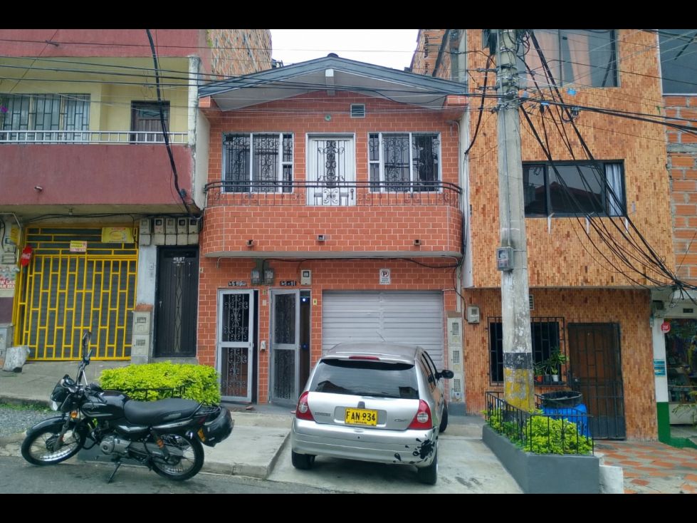 Casa en venta Antioquia Medellín Urbanizacion Cataluña 114 m2 Habitaciones 3 Baños 3 Garajes 1 Precio $485000000