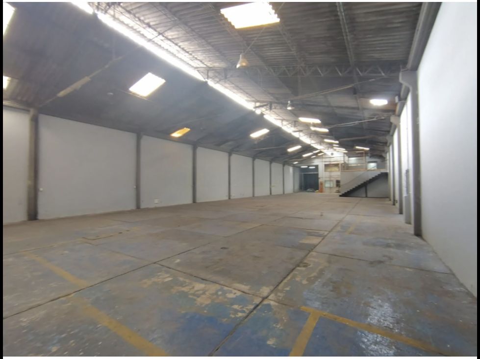 Bodega en arriendo Cundinamarca Bogotá San Joaquín 700 m2 Habitaciones 0 Baños 4 Garajes 0 Precio $25000000