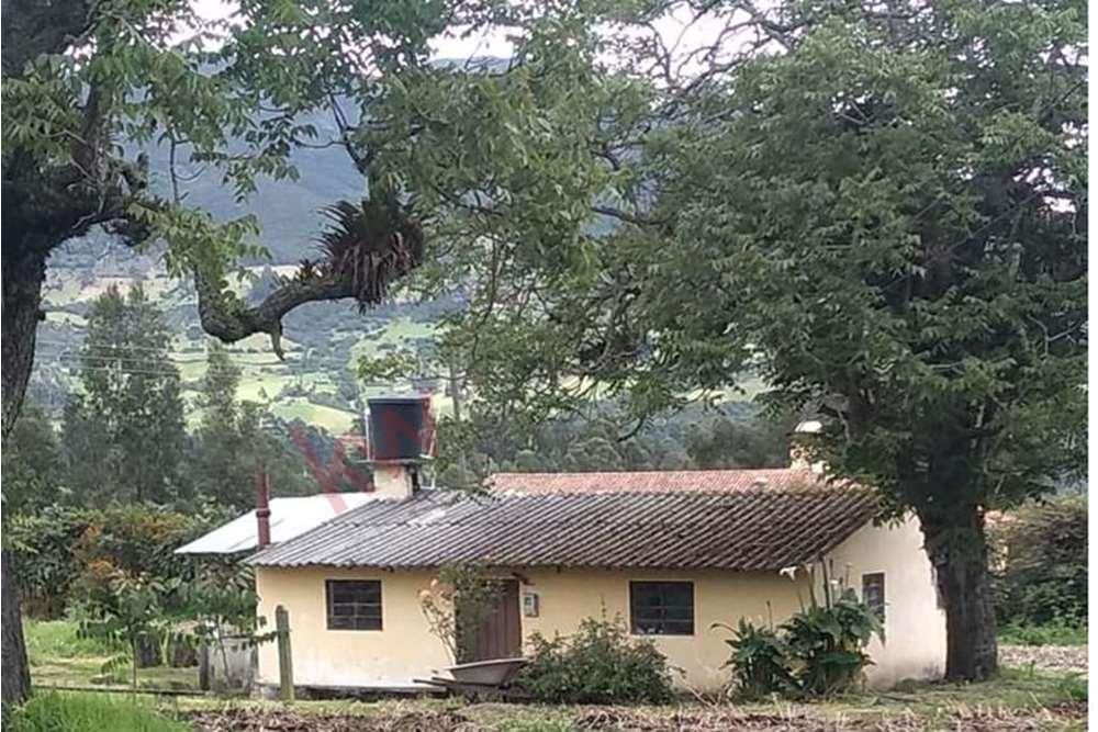 Finca en venta Cundinamarca Cogua Cogua 102400 m2 Habitaciones 2 Baños 1 Garajes 0 Precio $4960000000