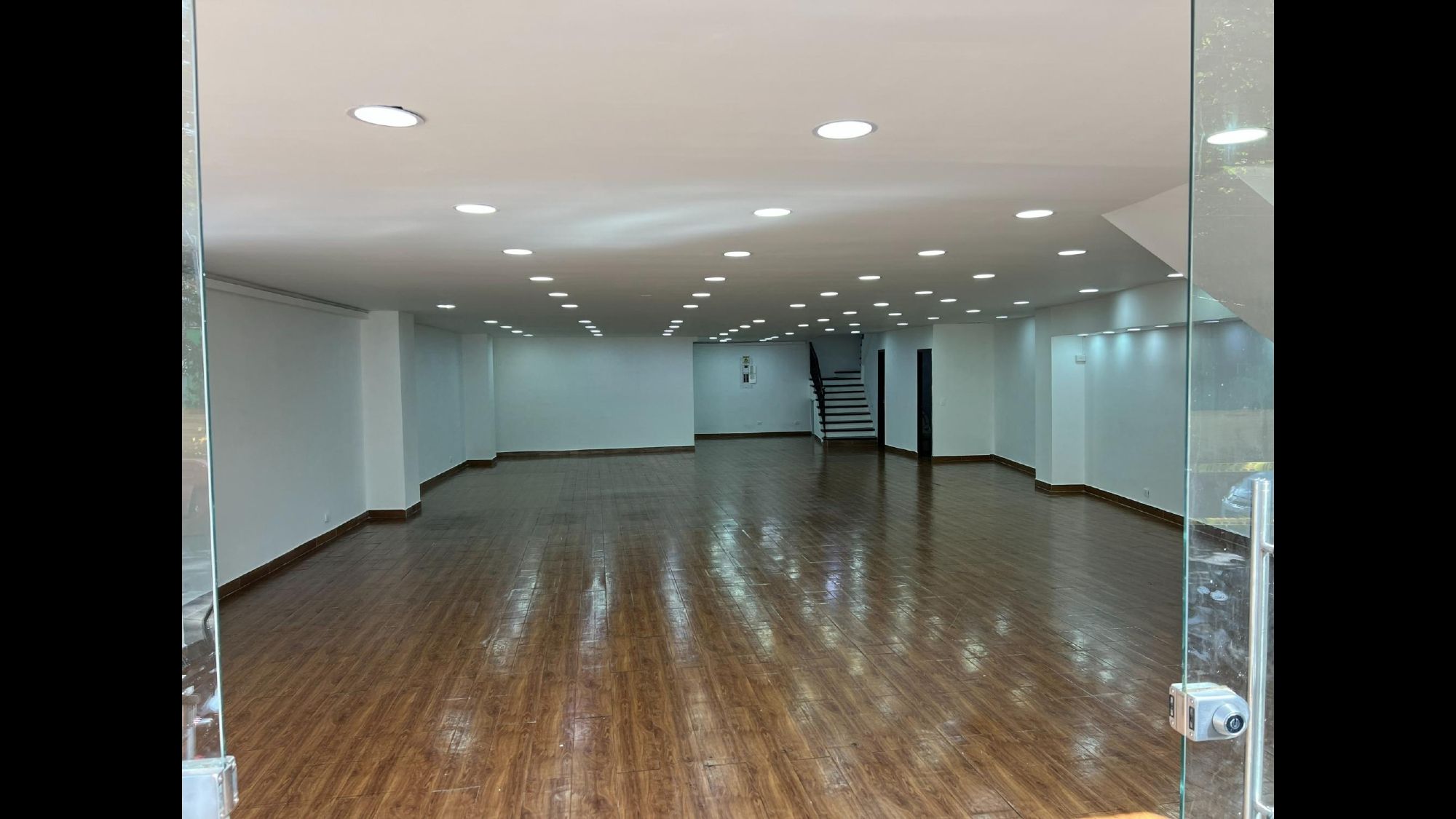 Local en arriendo Antioquia Envigado San Marcos 200 m2 Habitaciones 0 Baños 2 Garajes 0 Precio $11000000