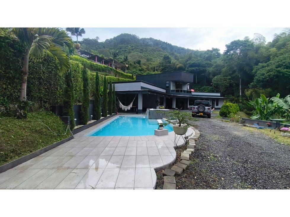 Casa Campestre en arriendo o venta Risaralda Dosquebradas Ub Los Rosales 356 m2 Habitaciones 4 Baños 4 Garajes 5 Precio venta $1800000000 Precio arriendo $9000000