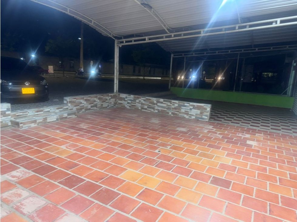 Casa en arriendo Cesar Valledupar El Carmen 350 m2 Habitaciones 9 Baños 9 Garajes 0 Precio $2700000