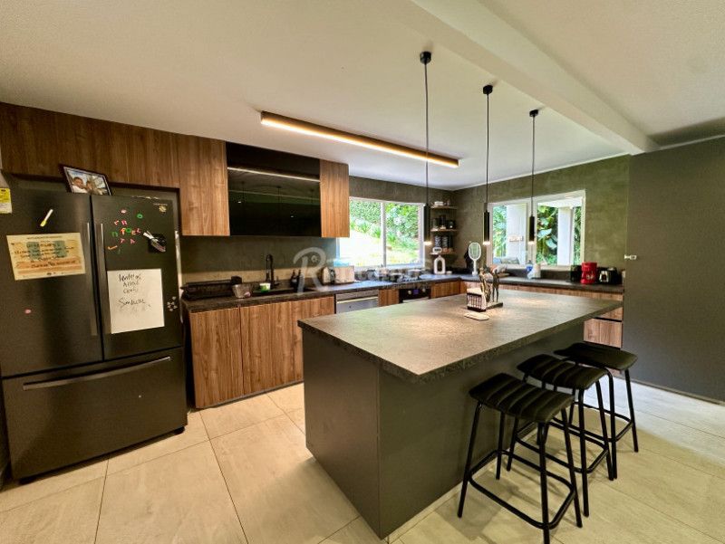 Casa en arriendo Antioquia Medellín Altos Del Poblado 350 m2 Habitaciones 5 Baños 5 Garajes 1 Precio $20000000