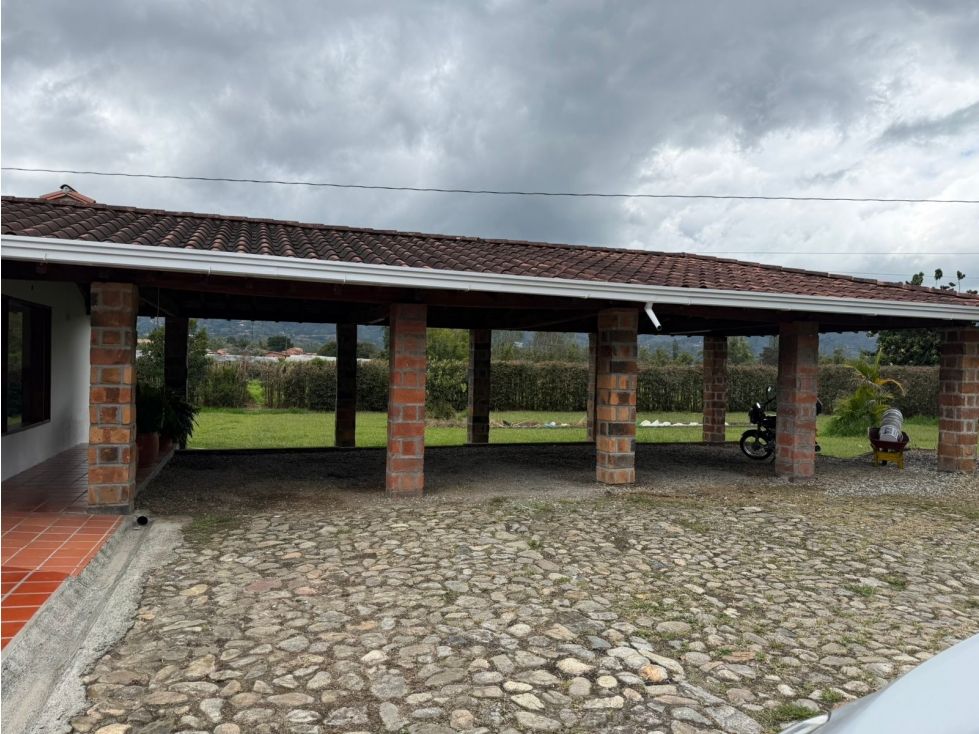 Finca en arriendo Antioquia La Ceja La Ceja 400 m2 Habitaciones 3 Baños 3 Garajes 4 Precio $6000000