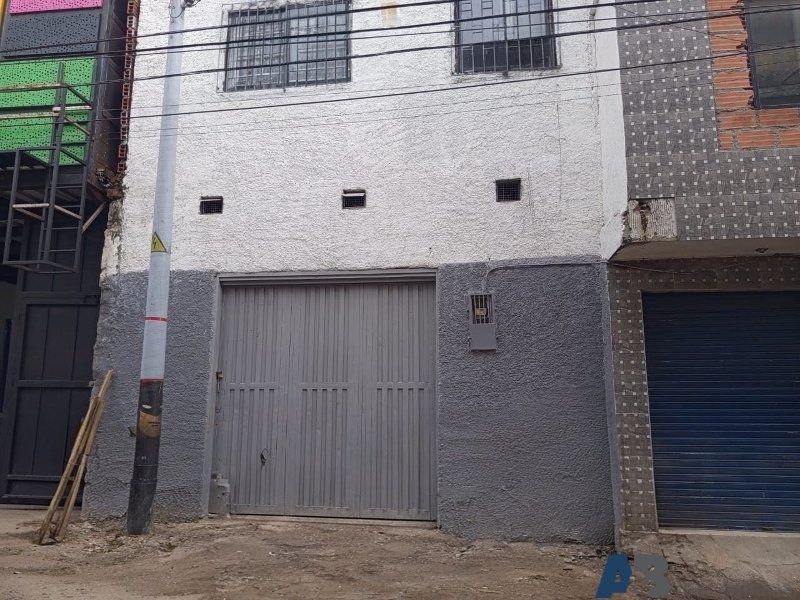 Bodega en arriendo Antioquia Medellín Jesus Nazareno 180 m2 Habitaciones 0 Baños 2 Garajes 0 Precio $12000000