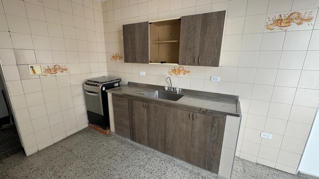 Casa en arriendo Antioquia Medellín El Nogal- Los Almendros 170 m2 Habitaciones 4 Baños 2 Garajes 0 Precio $3700000