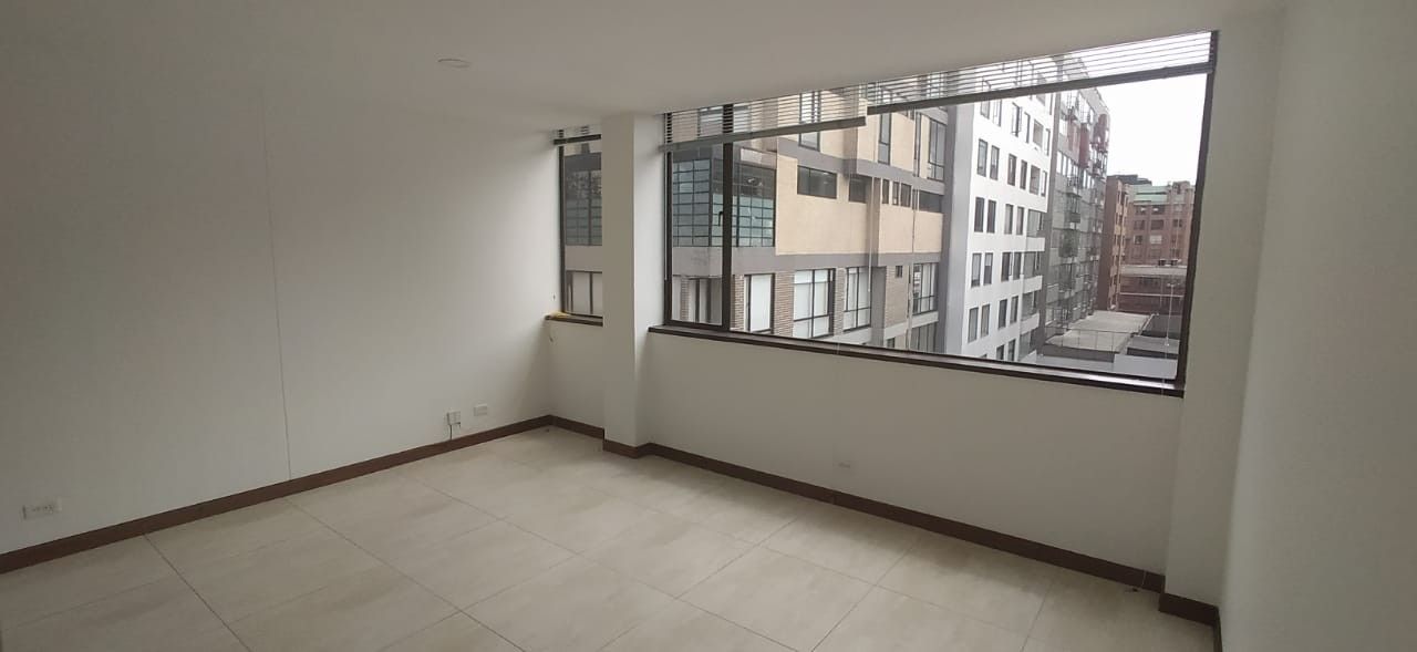 Oficina en venta Cundinamarca Bogotá Antiguo Country 21 m2 Habitaciones 0 Baños 1 Garajes 1 Precio $198000000